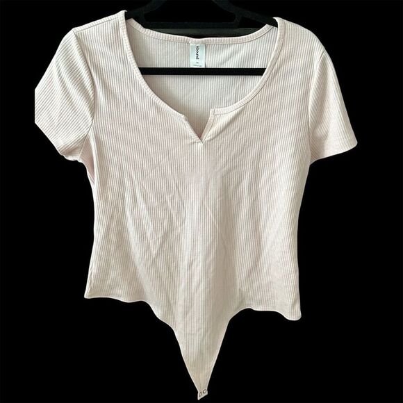 Abound Women's XL Ivory Ribbed V-Neck Short Sleeve T-Shirt - Picture 1 of 4